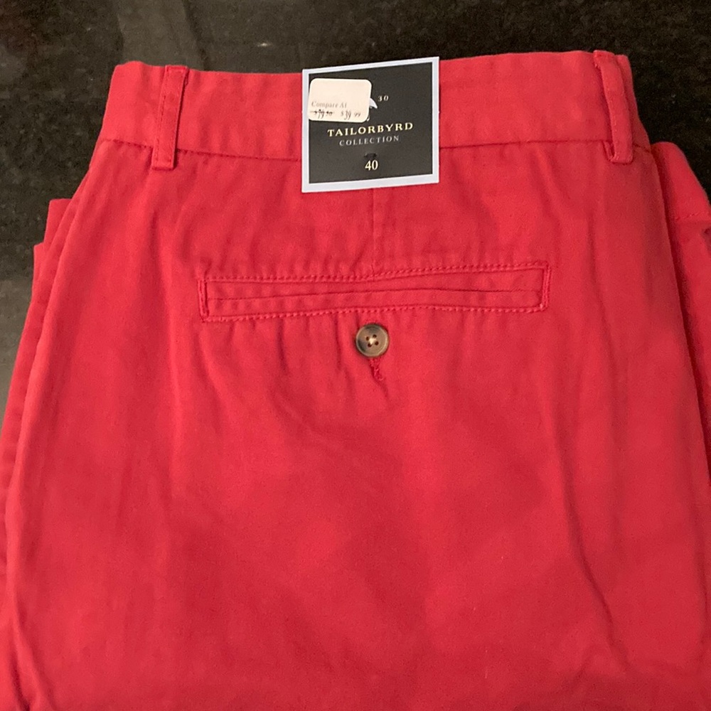 Taylorbyrd red shorts SZ 40